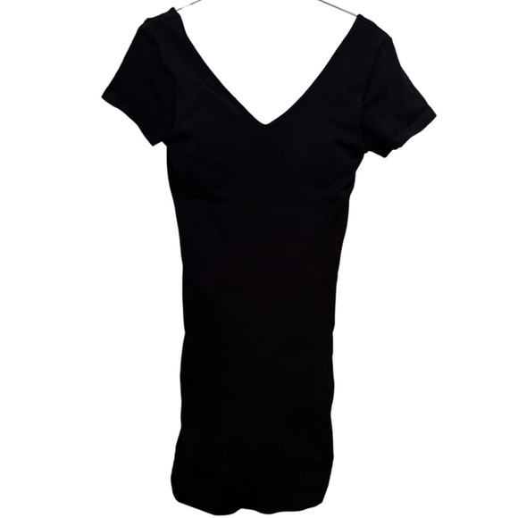 NEW Halara Seamless V-Neck Short Sleeve Built in Shapewear with Shorts Black XL - Picture 2 of 15